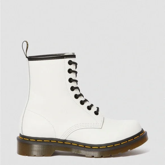 NWOT Doc Marten 1460 Women’s Smooth Leather Lace Up Boots Size 6 - Picture 5 of 16